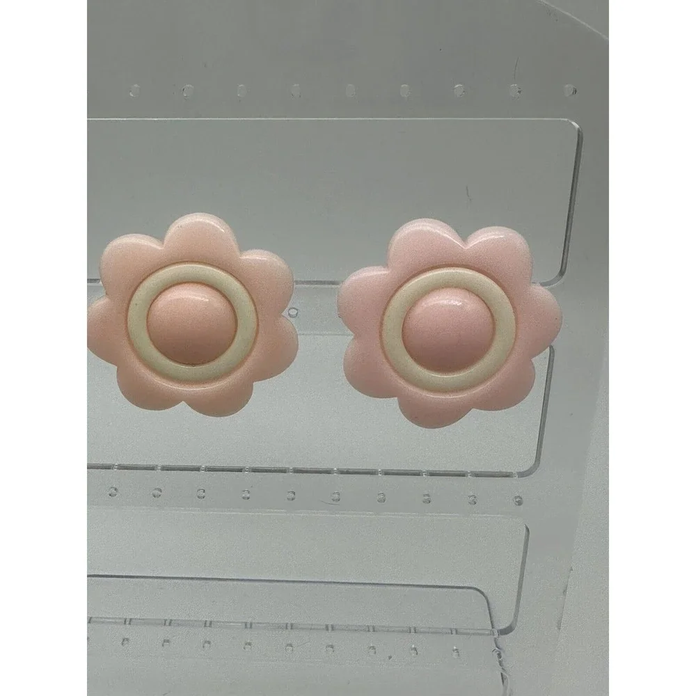 Vintage Large Pink Plastic Flower Earrings Pop Art Barbiecore - Picture 4 of 4